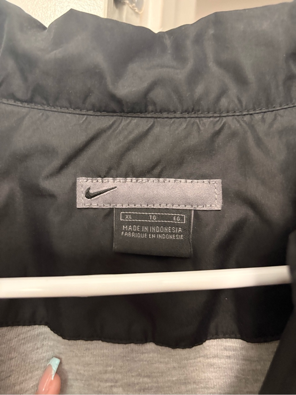 Nike Jacket - Picture 3 of 4